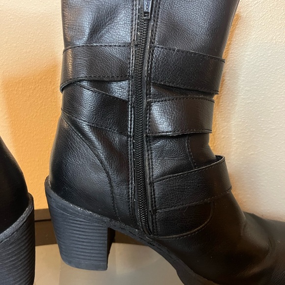 Born B.O.C Boots - Picture 2 of 3